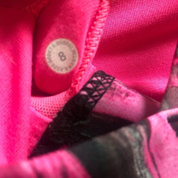 Lululemon Energy Bra- Pink/Black Print -Size 8 - Picture 3 of 3